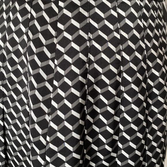 “Halogen” geometric, 3 D’s cubes, pleats 6P petite short skirt - Picture 8 of 17
